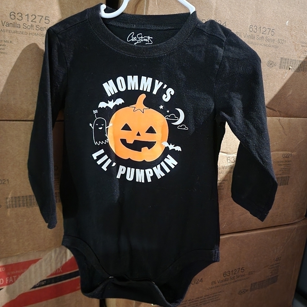 City Streets "Mommy's Lil Pumpkin' Long Sleeve Black Graphic One Piece 18M EUC